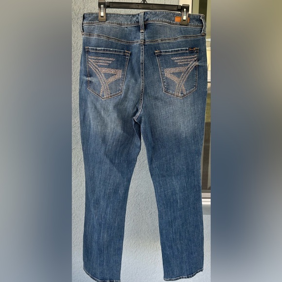 Seven7 Women’s Studded Pockets Slightly Distressed Boot Cut Denim Jeans Size 16 - Picture 2 of 6